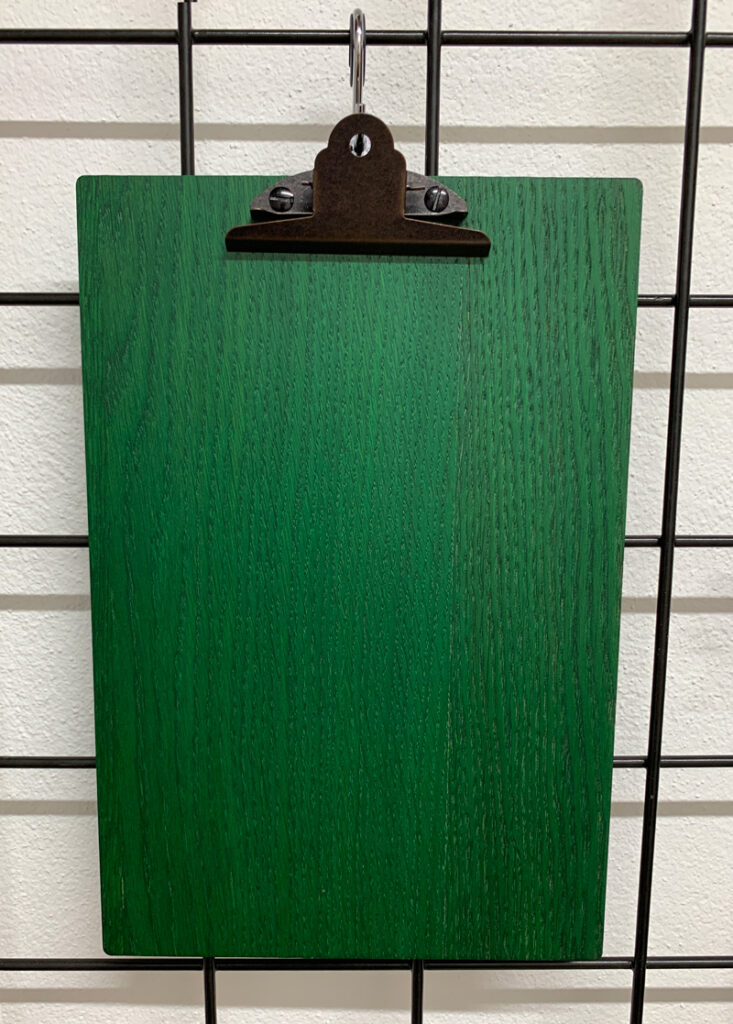Klemmbrett aus Holz grün gebeizt